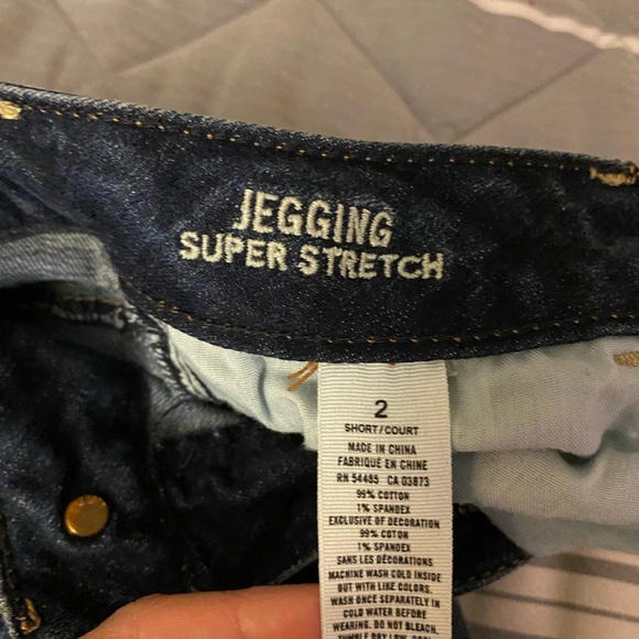 Women’s American Eagle Jeans - Picture 3 of 4